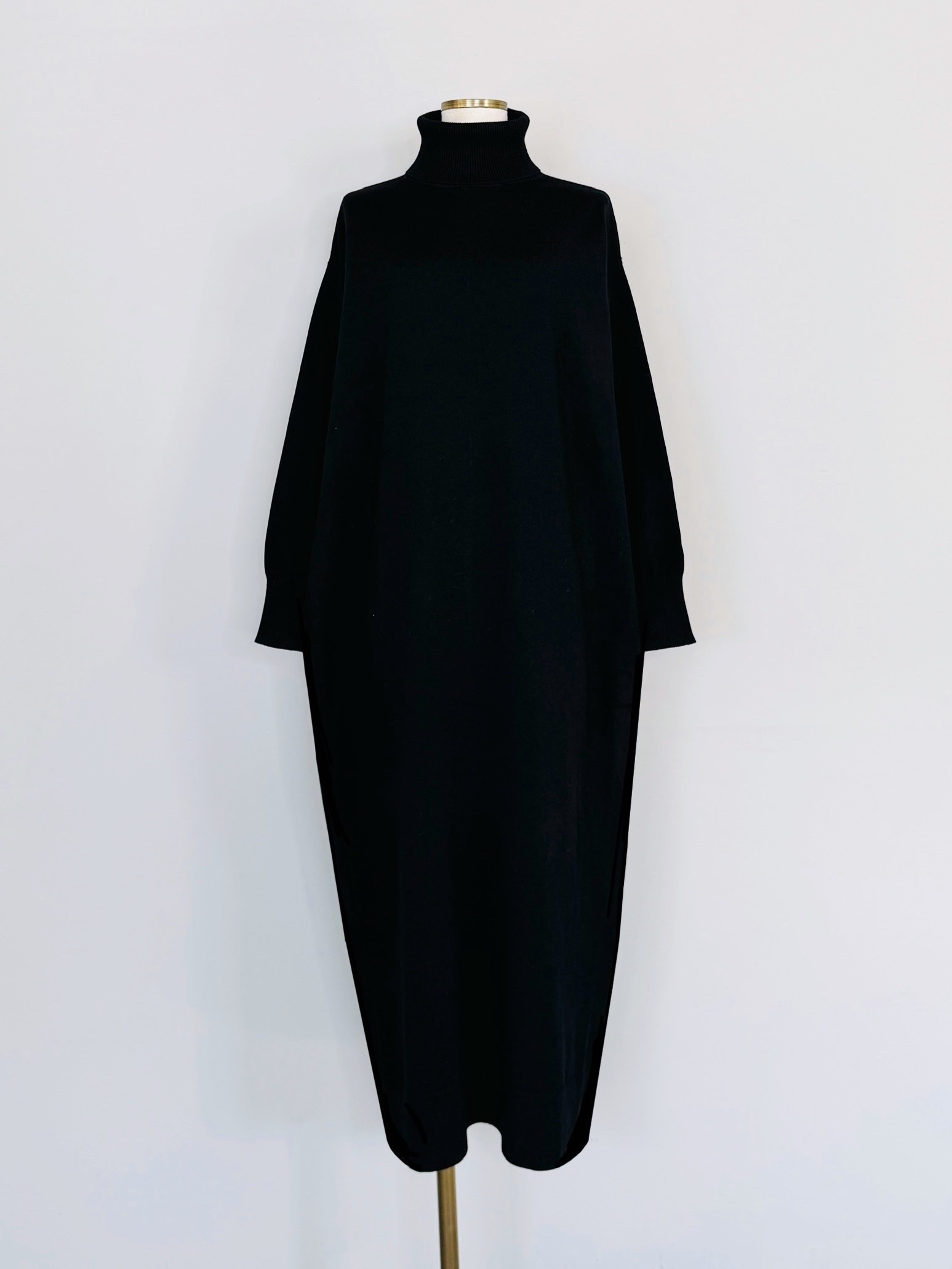 SELECT(セレクト)　ハイネックコクーンニットワンピース