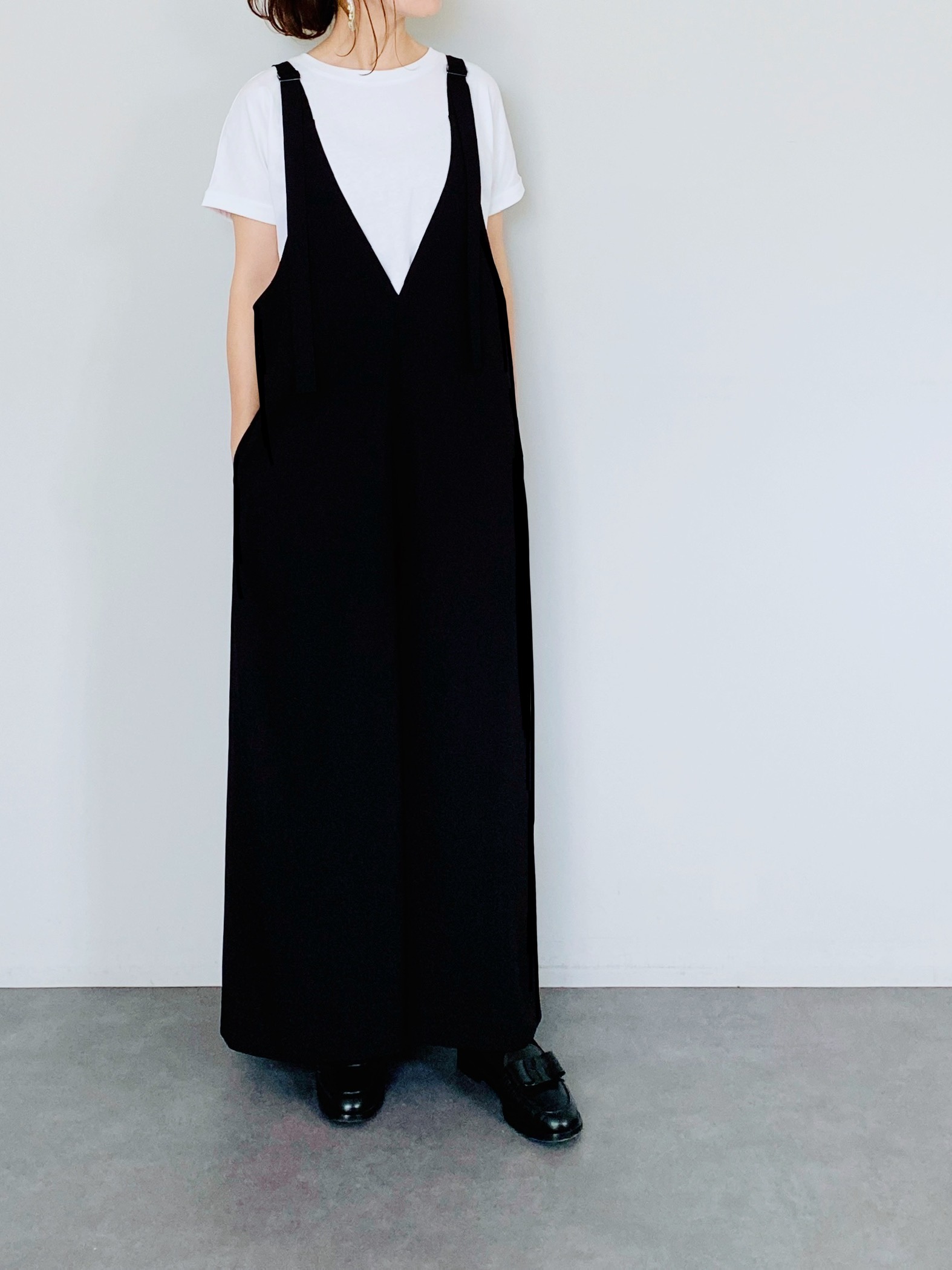 SELECT(セレクト)　Vネックワイドサロペット BLACK